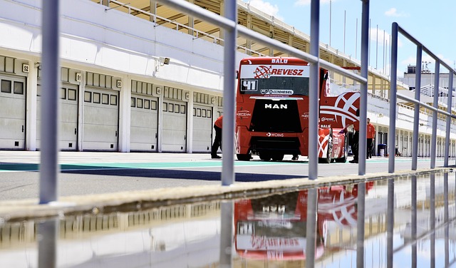 多方面因素 多方面因素